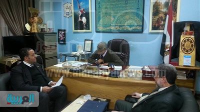 بالصور.. برلماني بالزيتون يلتقي مدير إدارة التعليم لحل مشاكل الدائرة