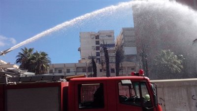 السيطرة على حريق هائل بجراج سيارات ببنها