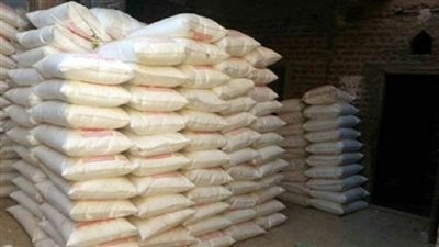 ضبط 16 طن ملح طعام مجهولة المصدر داخل مخزن بـ15 مايو 