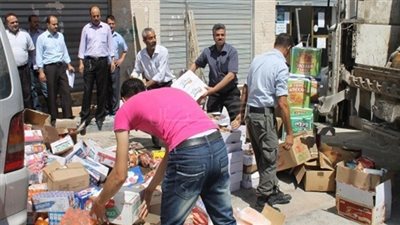 ضبط 30 طن منتجات غذائية فاسدة و130 ألف عبوة ألبان منتهية الصلاحية