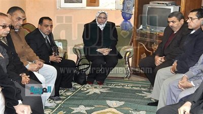 بالصور.. وكيل وزارة التعليم بكفر الشيخ تقدم العزاء لأسر طلاب 