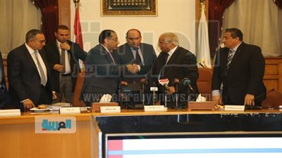 بالصور.. توقيع بروتوكولات بين وزير الإسكان ومحافظ القاهرة لتطوير العشوائيات