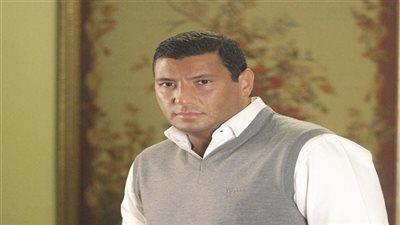 إسلام بحيري ببدلة الحبس الزرقاء في استشكال 