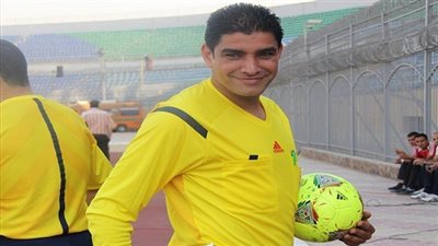 إبراهيم نور الدين حكمًا لمباراة الزمالك والداخلية 