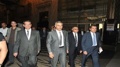 ننشر تفاصيل زيارة وزير النقل لميناء دمياط