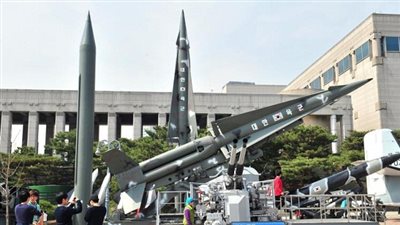 واشنطن تبحث نشر أسلحة بكوريا الجنوبية بعد تجربة بيونج يانج النووية