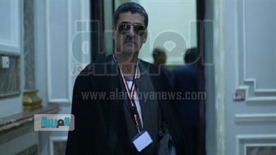 نائب يعيد حلف اليمين الدستورية بسبب خطأ في اسمه 