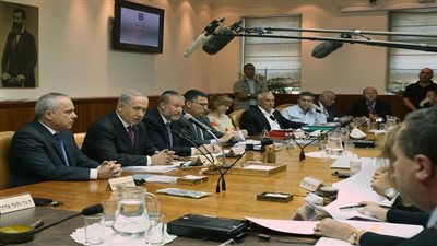 إسرائيل تعين وزيرًا للداخلية متهم بالرشوة لمدة 22 عامًا