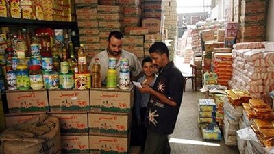 موجز الأخبار.. التموين تصرف مستحقات البقالين.. والزراعة تحارب غلاء  اللحوم بالمستورد.. والتخطيط  تعد خطة لهيكلة 6.5 مليون موظف حكومي.. مرتضى منصور: لا أعترف بثورة 25 يناير