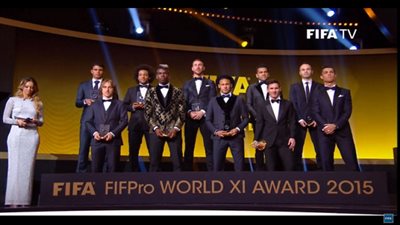 ميسي ورونالدو يقودان التشكيل المثالي لـ