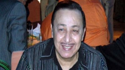 استمرار توافد السياسيين ونجوم الرياضة على عزاء الثعلب