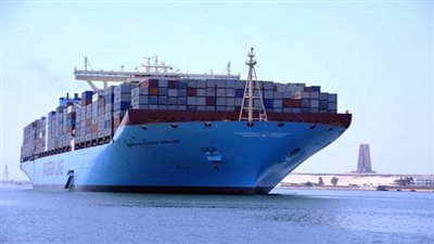 سفينة حاويات فرنسية عملاقة تعبر قناة السويس في طريقها للإمارات