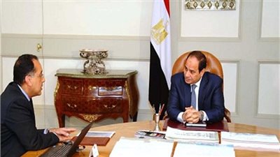 السيسي يوجه وزير الإسكان بسرعة تنفيذ مشروعات الصرف الصحي بالمحافظات