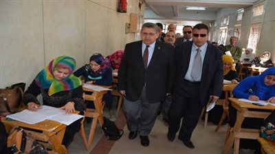 وزير التعليم العالي يتفقد لجان القاهرة