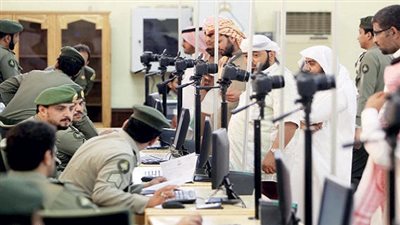 السعودية: التمديد آليا لـ 420 ألف زائر يمني بالمملكة