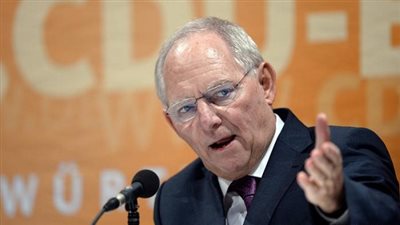 وزير ألماني يقترح فرض ضرائب على البنزين لمواجهة أزمة اللاجئين