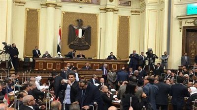 مناقشة قانون الخدمة بالبرلمان والتعاون مع الصين يستحوذان على اهتمام كبار كتاب الصحف