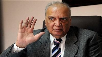 نور فرحات ساخرًا: 