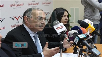 بالصور.. رئيس حزب 