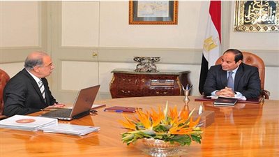 السيسي يبحث مع الحكومة ومحافظ البنك المركزي جهود زيادة الصادرات