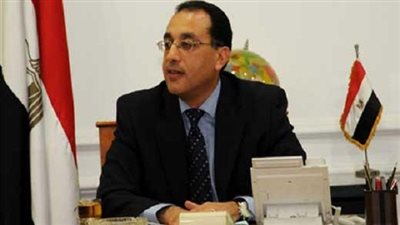 بهدف الانتهاء منها بسرعة.. وزير الإسكان يُسلم المحافظين ملفات بالمشروعات لمتابعة تنفيذها