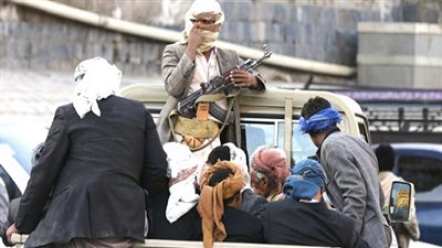  الحوثيون يصادرون 286 شاحنة مساعدات غذائية لتعز