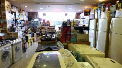 ضبط محل شهير يبيع أجهزة كهربائية وملابس مغشوشة بمصر الجديدة 