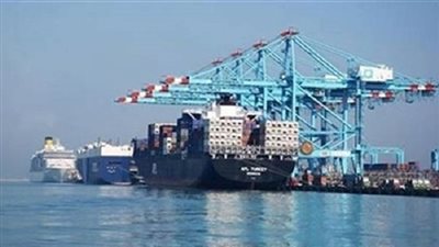 إعادة فتح موانئ السويس الـ 4 واستمرار غلق سفاجا والغردقة