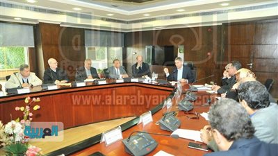 وزير النقل: ثورتي يناير ويونيو وضعتا مصر على الطريق الصحيح 