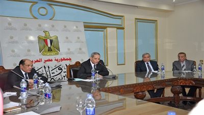 استفتاء لإقالة وزير التربية والتعليم