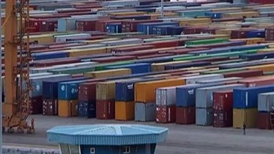 توقف الخدمات في جميع الموانئ اليونانية احتجاجا على خفض المعاشات