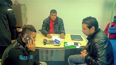 بالصور.. كريم الضو يوقع لـ