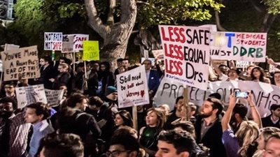 الحكومة البريطانية تصف إضراب الأطباء المبتدئين 