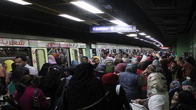 نكشف حقيقة صفع أمين الشرطة لسيدة بمحطة الخلفاوي