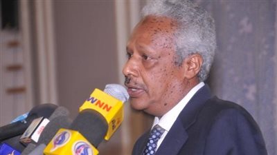  وزير المالية السوداني يؤكد أهمية ضخ النقد الأجنبي بمصارف البلاد
