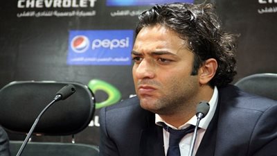 ميدو يبحث مع الجهاز الفني استعدادات القمة