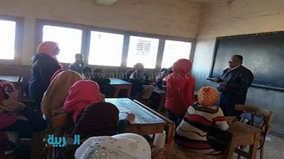 بالصور.. استمرار إرسال قوافل تعليم اللغة الإنجليزية بقرى جنوب بورسعيد