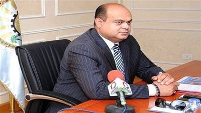 محافظ مطروح يدفع بقافلة طبية لعلاج أهالي مدينة براني