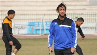 ميدو يجتمع بلاعبيه استعدادًا للقاء القمة 