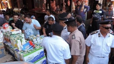 حملة لضبط السلع غير الصالحة بأسواق الإسكندرية