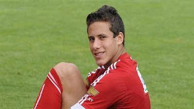 الأهلي يحذر رمضان من الوقوف على الكرة في القمة 