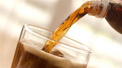 ضبط 696 عبوة مياه غازية غير صالحة للاستهلاك بالإسكندرية