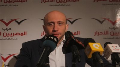 المصريين الأحرار: مشروع قناة السويس معجزة هندسية