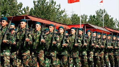 الجيش التركي يقتل 7 من مسلحي الكردستاني شرقي البلاد