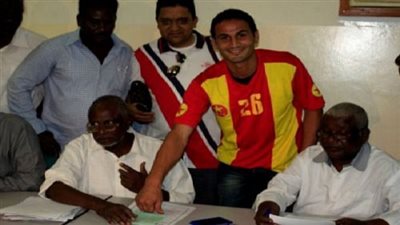 أيمن سعيد يقود المريخ أمام الأمل في الدوري السوداني