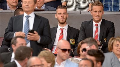 دي خيا خارج قائمة مانشستر يونايتد لمواجهة استون فيلا