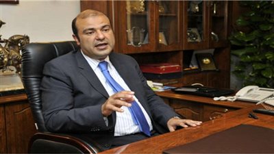 حنفي يبحث استخدام بطاقات التموين  بماكينات الصراف الآلي 