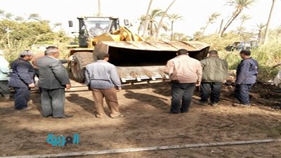 بالصور.. حملة للسكة الحديد لإغلاق المعابر غير الشرعية