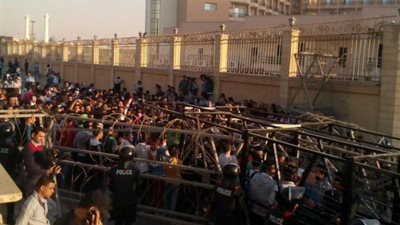 شاهد.. أصدقاء أصغر شهداء الدفاع الجوي يحيون ذكراها على طريقتهم الخاصة