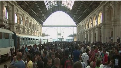 إغلاق الطرق وتعليق حركة القطارات في جنوب بريطانيا 